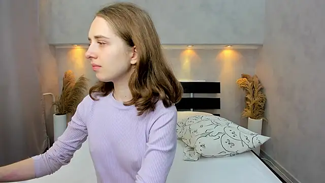 Camilla Kelly online show from 3, 10, 2025