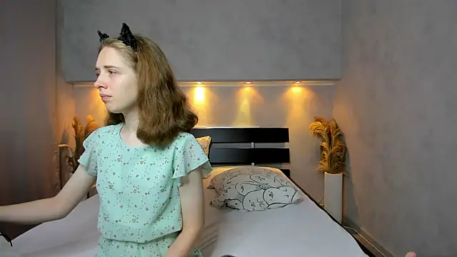 Camilla Kelly online show from 26, 9, 2025