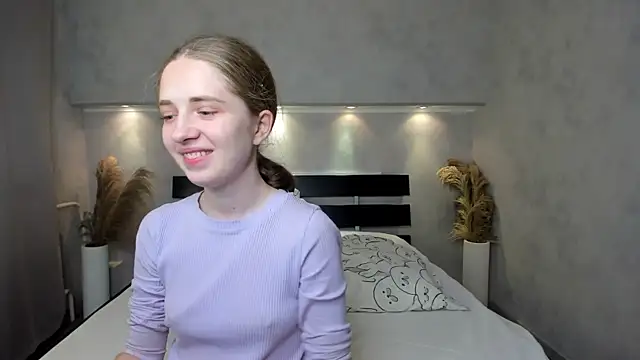 Camilla Kelly online show from 5, 10, 2025