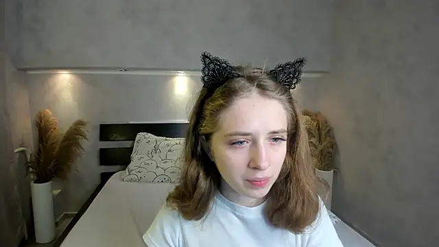 Camilla Kelly online show from 9, 10, 2025