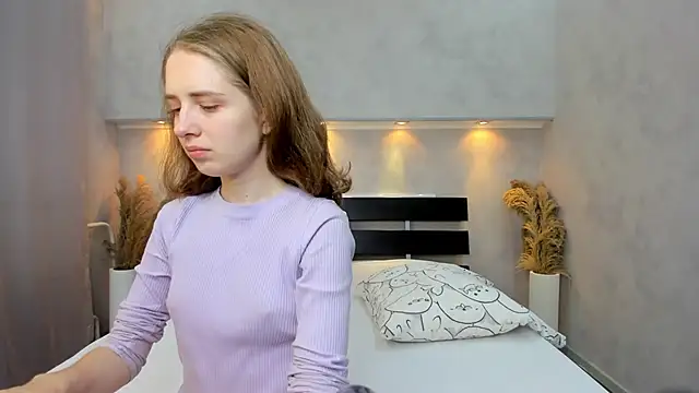 Camilla Kelly online show from 2, 10, 2025