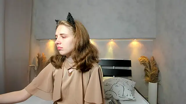 Camilla Kelly online show from 15, 9, 2025