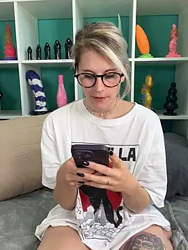 Snapshot of TheRealJessyLey chatting on 16, 5, 2026 TheRealJessyLey online show from 16, 5, 2026