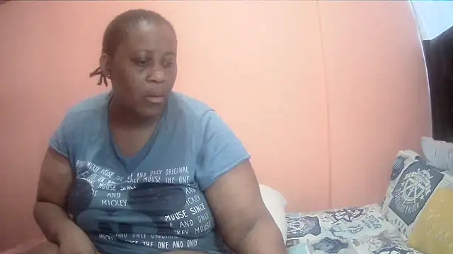 HUGEASSXXXXX online show from 18, 12, 2025