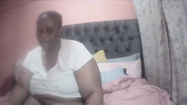 HUGEASSXXXXX online show from 13, 3, 2026