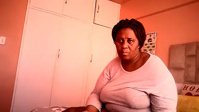 HUGEASSXXXXX online show from 24, 6, 2026