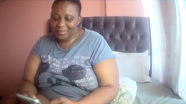 HUGEASSXXXXX online show from 12, 2, 2026