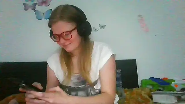 Moonolighta online show from 2, 3, 2026