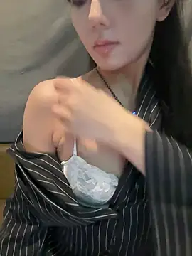 jiajia L online show from 27, 3, 2026