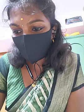 Snapshot of Honey_rosetamil chatting on 17, 5, 2026 Honey rosetamil online show from 17, 5, 2026