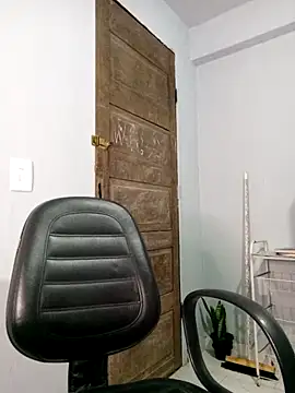 indiazinhabella27 online show from 17, 11, 2025