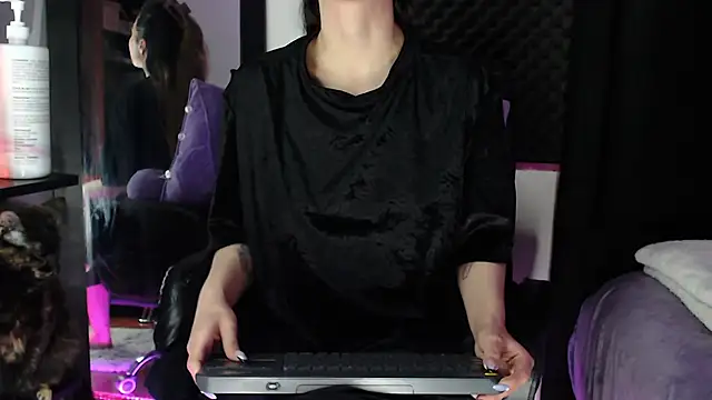 karlamoon23 online show from 20, 11, 2025