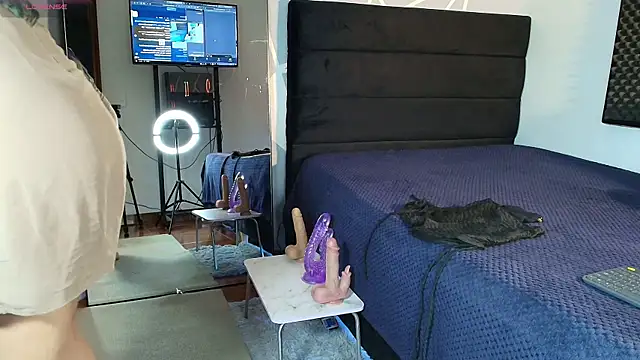 karlamoon23 online show from 2, 4, 2026