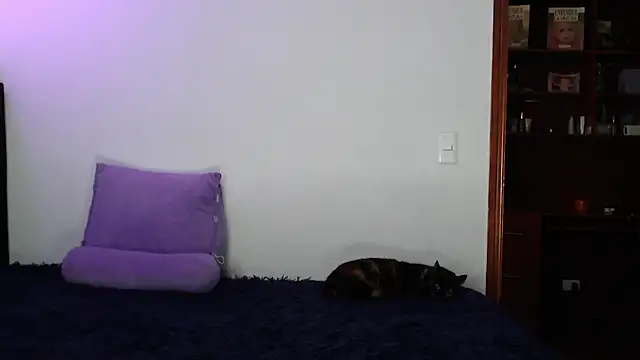 karlamoon23 online show from 8, 11, 2025