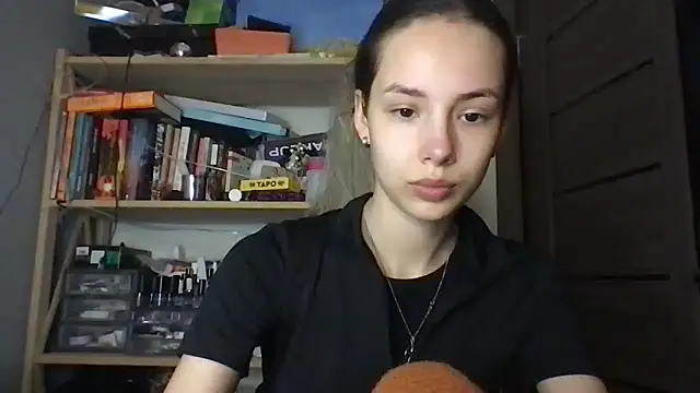 Yuna5343 online show from 4, 12, 2025