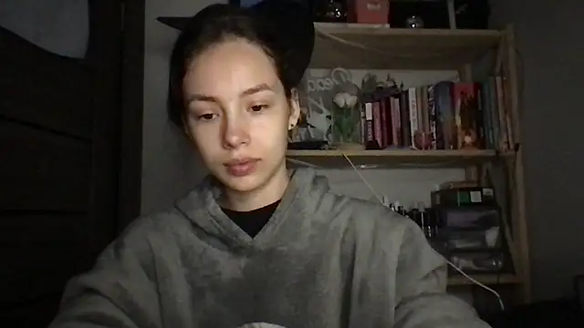 Yuna5343 online show from 4, 10, 2025