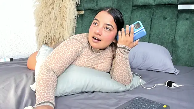 Snapshot of Chloe_jackson25 chatting on 12, 7, 2026 Chloe jackson25 online show from 12, 7, 2026
