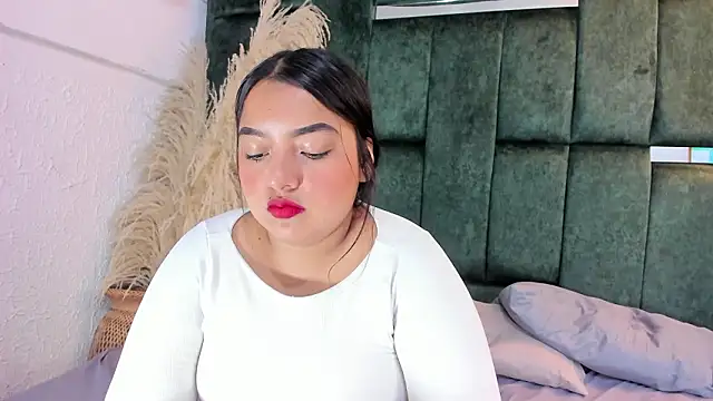 Chloe jackson25 online show from 24, 2, 2026