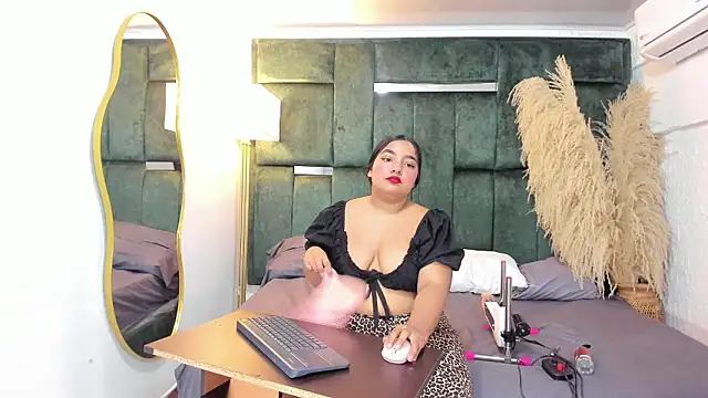 Chloe jackson25 online show from 27, 2, 2026