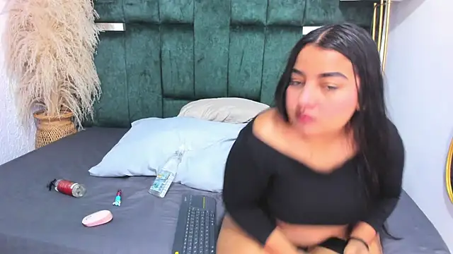 Chloe jackson25 online show from 2, 10, 2025