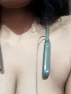 kaviyaponnu0987 online show from 2, 11, 2025