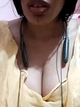 kaviyaponnu0987 online show from 15, 11, 2025