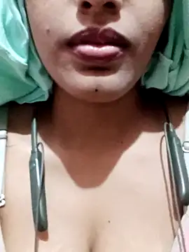 kaviyaponnu0987 online show from 8, 10, 2025