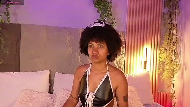 Lolalewis777 online show from 14, 1, 2026