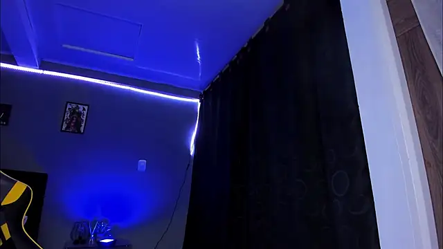 Snapshot of alexgiraldo__ chatting on 7, 11, 2025 alexgiraldo online show from 7, 11, 2025