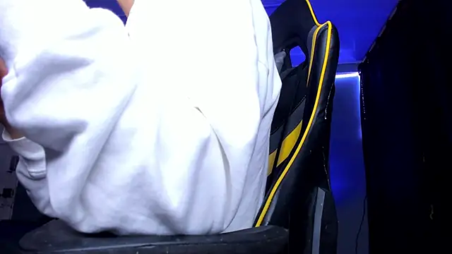 Snapshot of alexgiraldo__ chatting on 22, 9, 2025 alexgiraldo online show from 22, 9, 2025