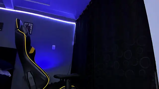 Snapshot of alexgiraldo__ chatting on 14, 9, 2025 alexgiraldo online show from 14, 9, 2025