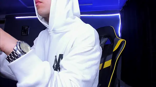 Snapshot of alexgiraldo__ chatting on 29, 10, 2025 alexgiraldo online show from 29, 10, 2025