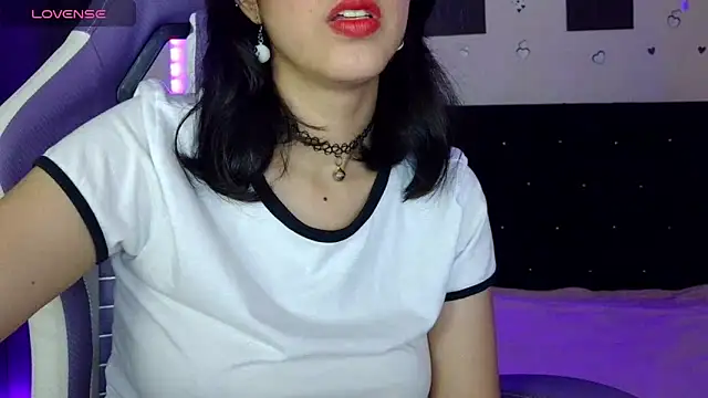 AvlieQueen online show from 10, 4, 2026