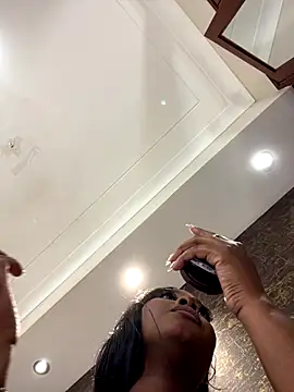 Snapshot of alisonn_moon chatting on 23, 10, 2025 alisonn moon online show from 23, 10, 2025