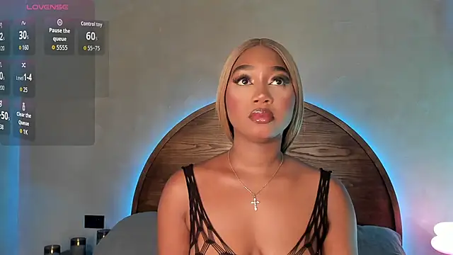 Snapshot of alisonn_moon chatting on 24, 11, 2025 alisonn moon online show from 24, 11, 2025