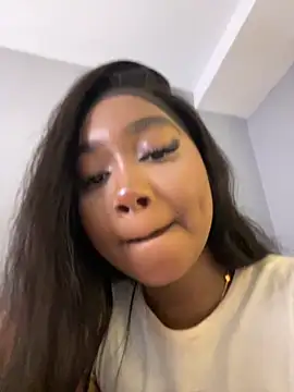 Snapshot of alisonn_moon chatting on 18, 10, 2025 alisonn moon online show from 18, 10, 2025