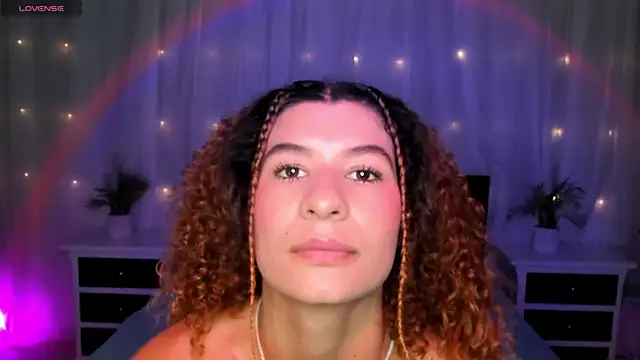 Evolet Bee online show from 20, 12, 2025