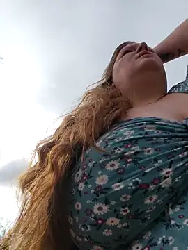 Snapshot of Love86Emily chatting on 27, 10, 2025 Love86Emily online show from 27, 10, 2025