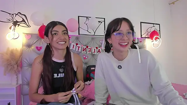 Naughty Couple83 online show from 17, 2, 2026