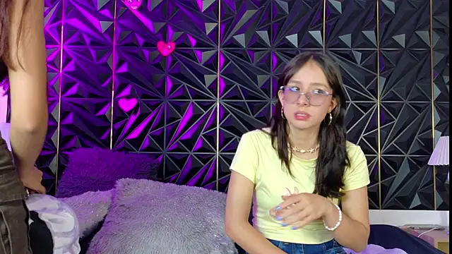 Snapshot of Naughty_Couple83 chatting on 22, 4, 2026 Naughty Couple83 online show from 22, 4, 2026