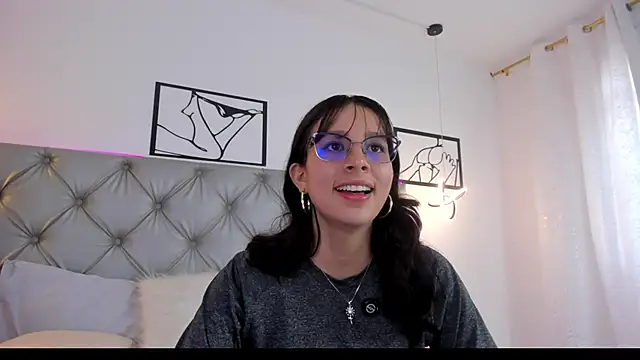 Naughty Couple83 online show from 17, 4, 2026