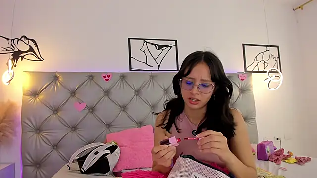 Naughty Couple83 online show from 14, 3, 2026