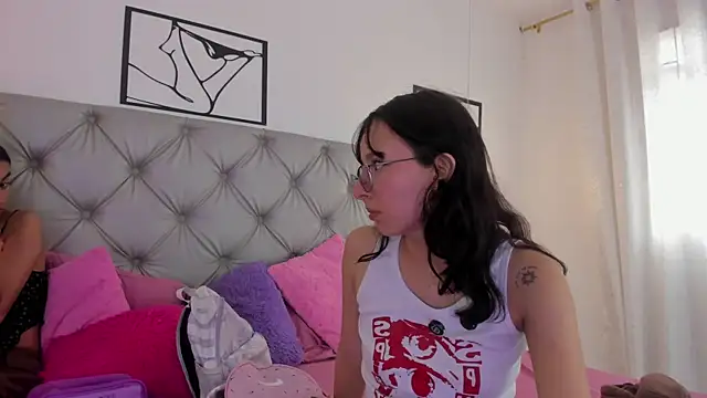 Naughty Couple83 online show from 28, 3, 2026