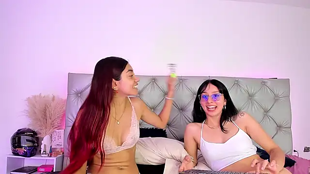 Naughty Couple83 online show from 16, 9, 2025