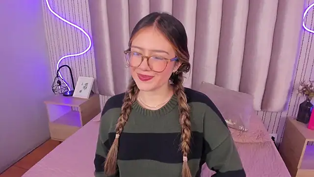 SamanthaPeachss online show from 2, 12, 2025