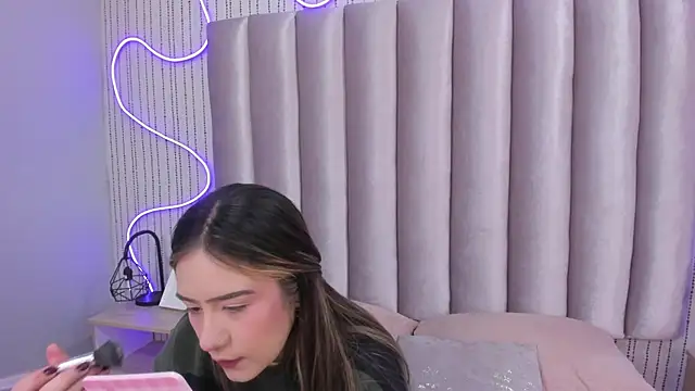 Snapshot of SamanthaPeachss chatting on 27, 11, 2025 SamanthaPeachss online show from 27, 11, 2025