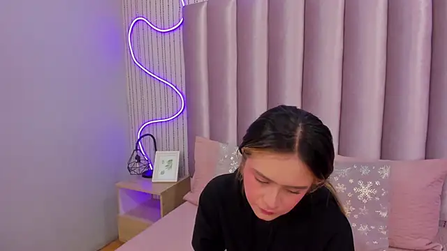 Snapshot of SamanthaPeachss chatting on 18, 11, 2025 SamanthaPeachss online show from 18, 11, 2025