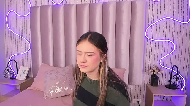 Snapshot of SamanthaPeachss chatting on 4, 11, 2025 SamanthaPeachss online show from 4, 11, 2025