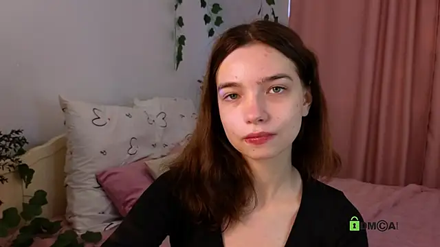 Evi Brook online show from 13, 9, 2025