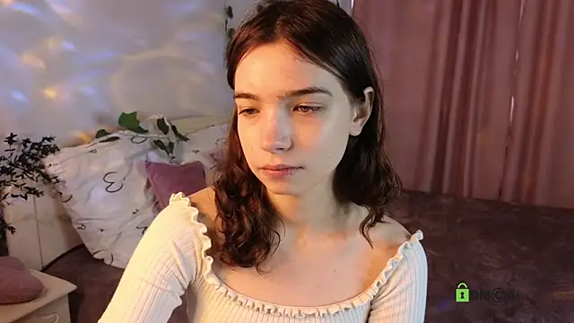 Evi Brook online show from 19, 9, 2025